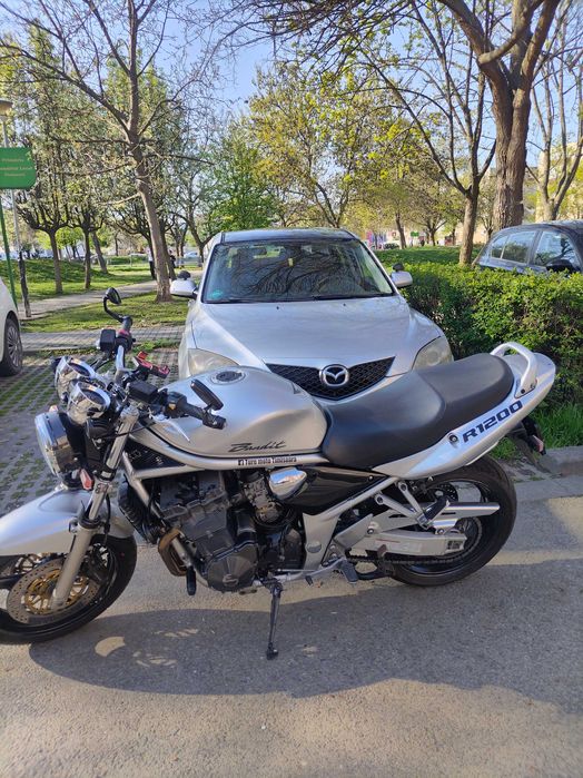 Motocicleta suzuki bandit 1200