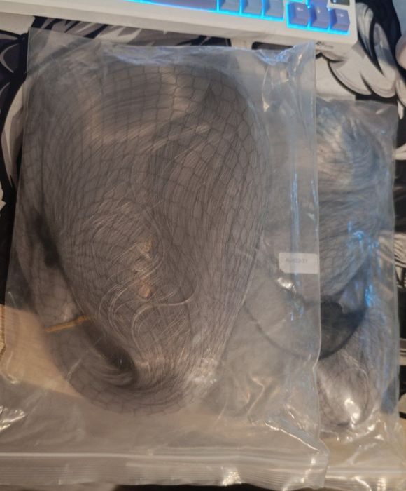 Парики 150 см. Серые и зеленый.