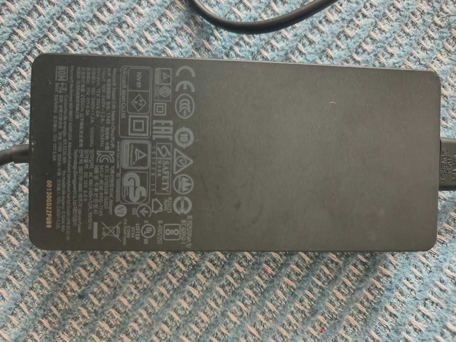 Vand dock Surface compatibil cu laptop sau tableta Microsoft