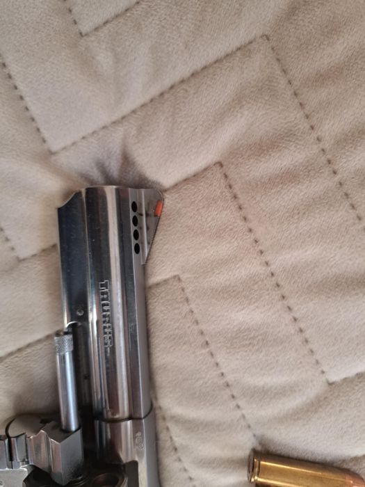 Револвер Таурус модел 357