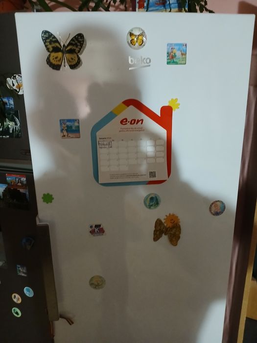 Congelator Beko,8 sertare,stare de funcționare și aspect bună.