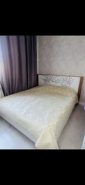 Продается спальный гарнитур в отличном состоянии.