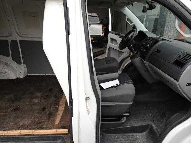 Închiriere  duba VW Transporter fara sofer pret 350lei/zi