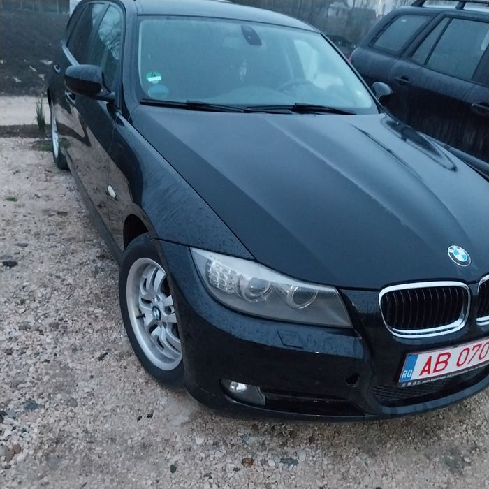 Vind bmw 318 an 2012 stare foarte buna