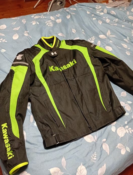 Продам мото куртка новый