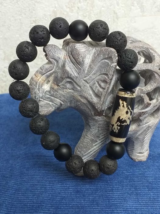 Амулеты - браслеты ручной работы.