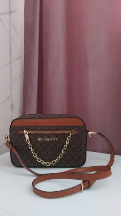 Продам сумочку MICHAEL KORS