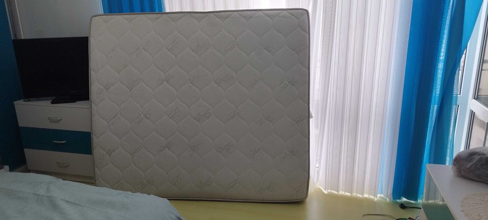 Спален матрак 190/160 запазен