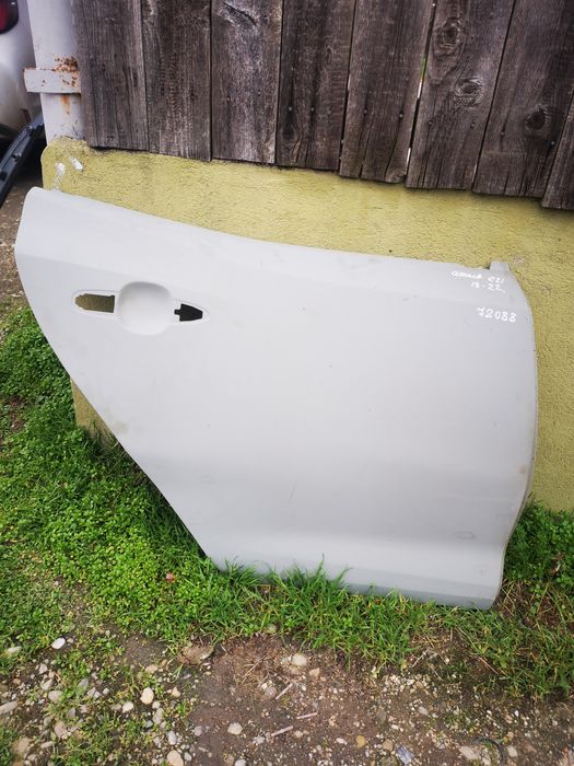 Fata de ușa dreapta spate Toyota Corola corolla e210 hatchback 2020