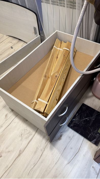 Продам 2 шт кровати