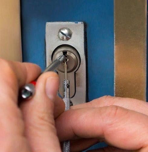 Usta kerak mi {malyar-santexnik-mebelchi-elektrik va bowqa xizmatlariz