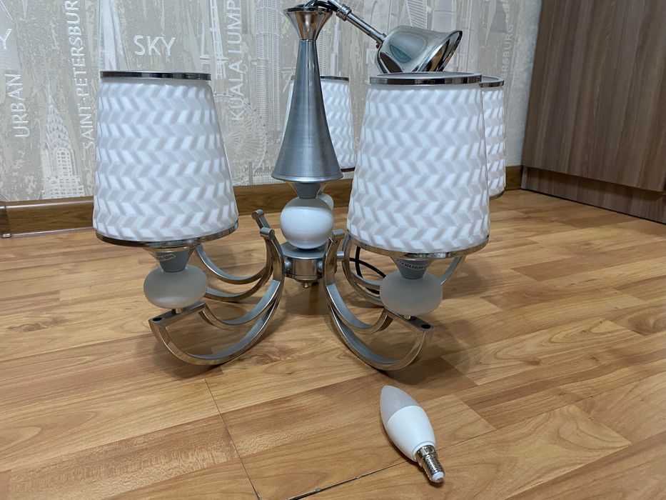 Люстра в комнату