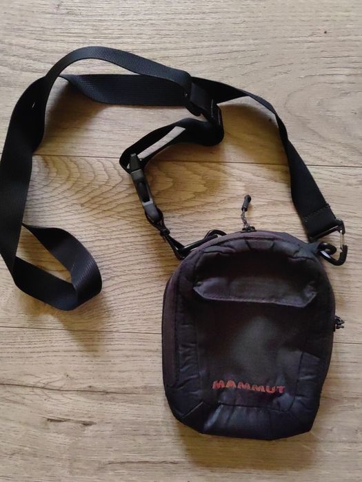 pantaloni Mammut marime 46 și borseta mammut