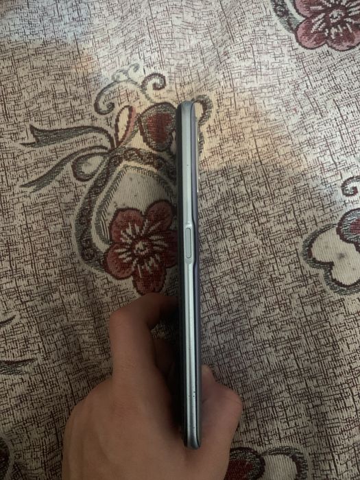 оппо а96 не много погнут