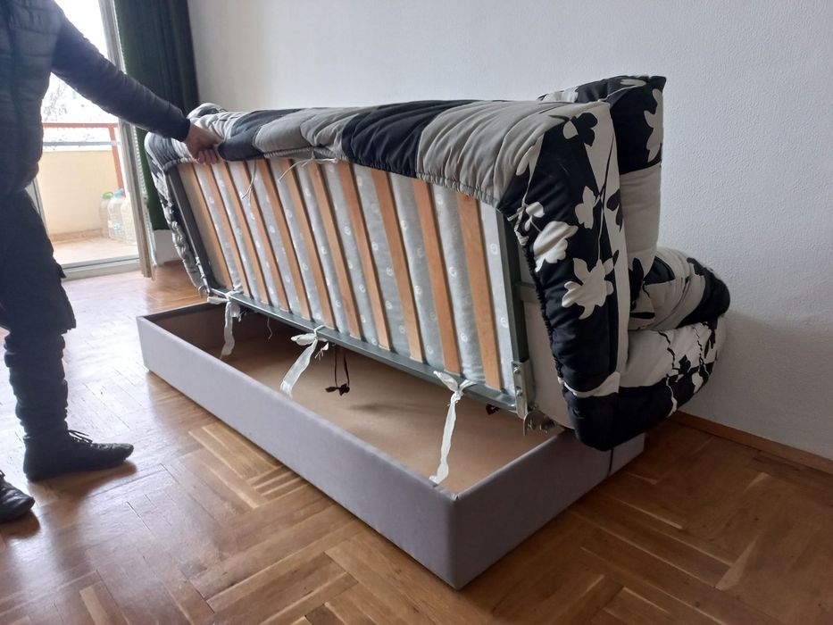 Разтегателен диван