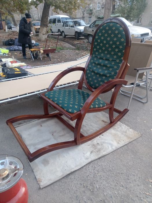 Кресло сотилади  зор