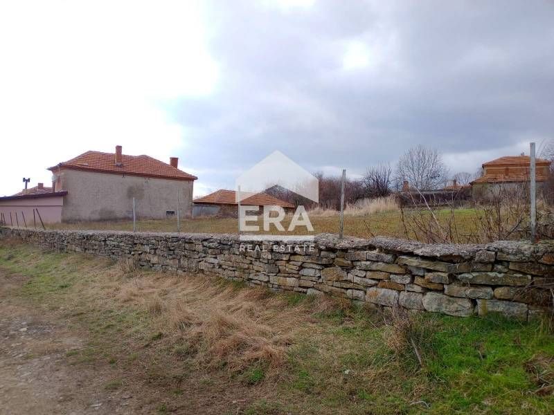 Парцел в село Подвис, с изглед към язовир Камчия