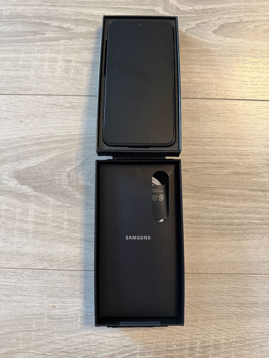 Vand telefon Samsung  Galaxy S23 5G Dual SIM | 128GB | Phantom Black in stare exceptionala