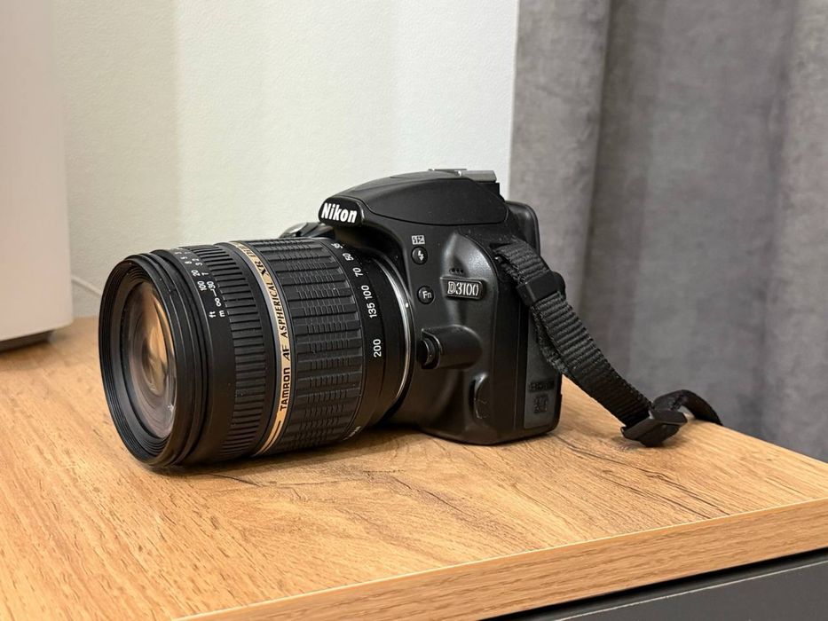 Nikon D3100 два обьектива