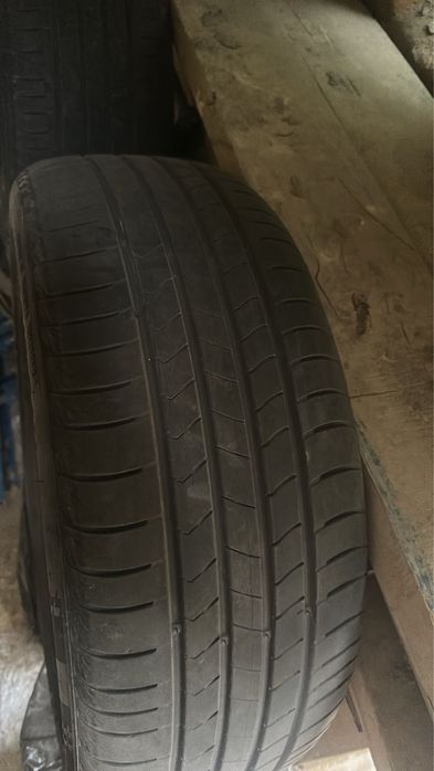 Продам шины 215/55 R17