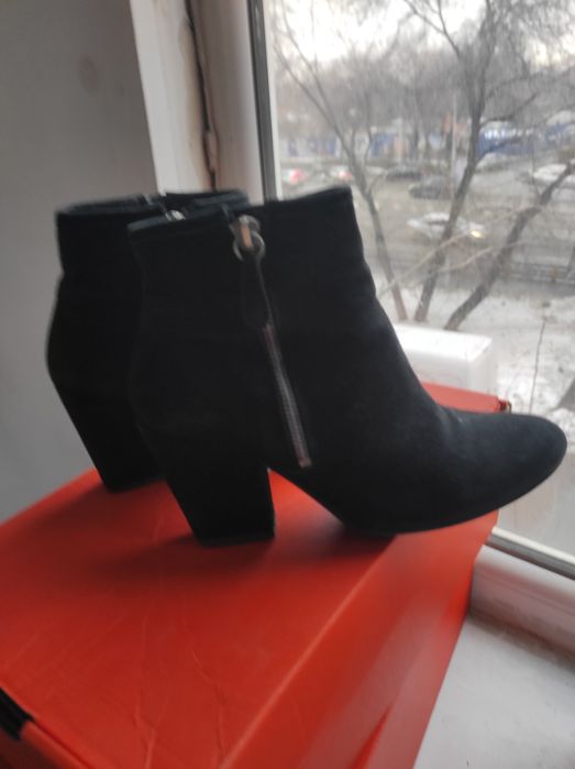 Сапожки осенние Mango