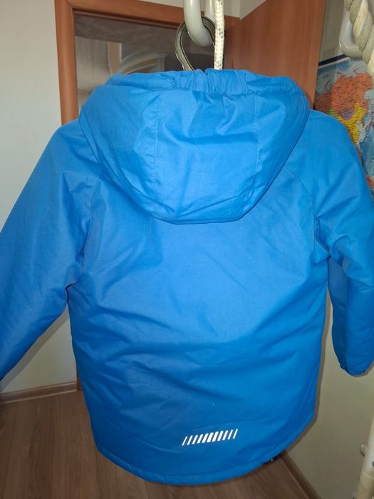 Продам детскую куртку.