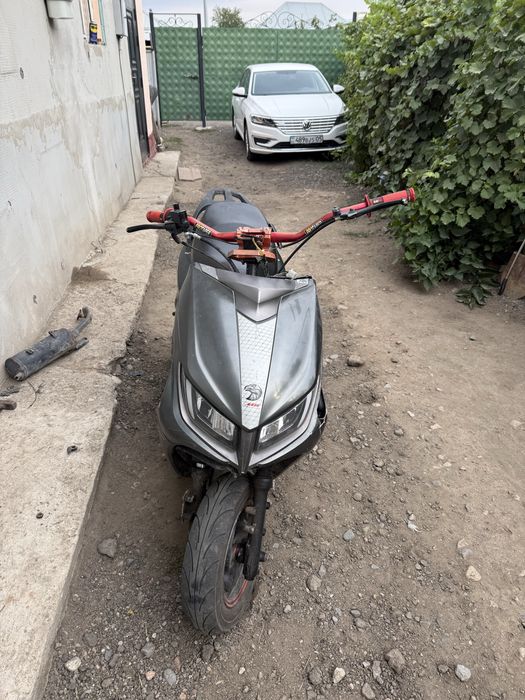 Продаю мопед м8 срочно
