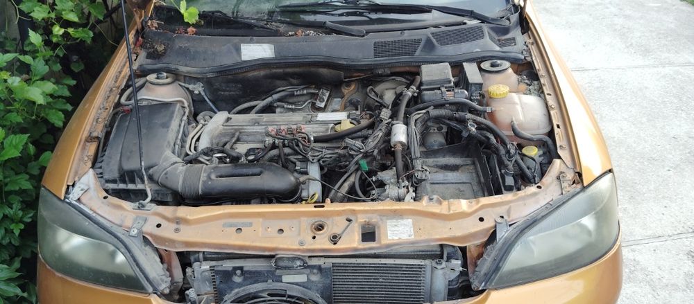 Vând/dezmembrez Opel Bertone 2.2benzin+Gpla
