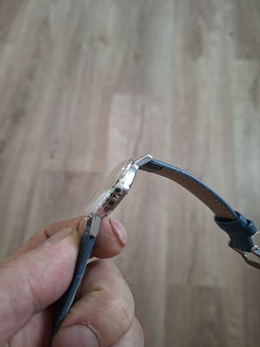 Продам  новые часы СССР Спутник
