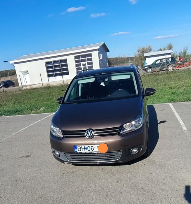 Volkswagen Touran 1.6 TDI • 2012 • 5 Locuri • Navi • Climatronic