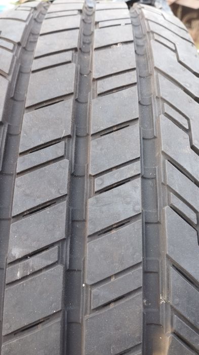 Continental VanContact 225/75/16