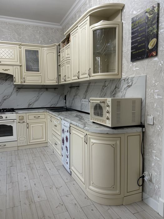 Продается кухонный гарнитур б/у