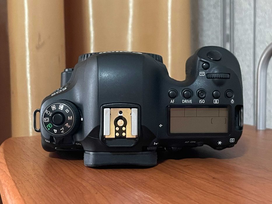 Фотоаппарат Canon EOS 6D Mark II Body