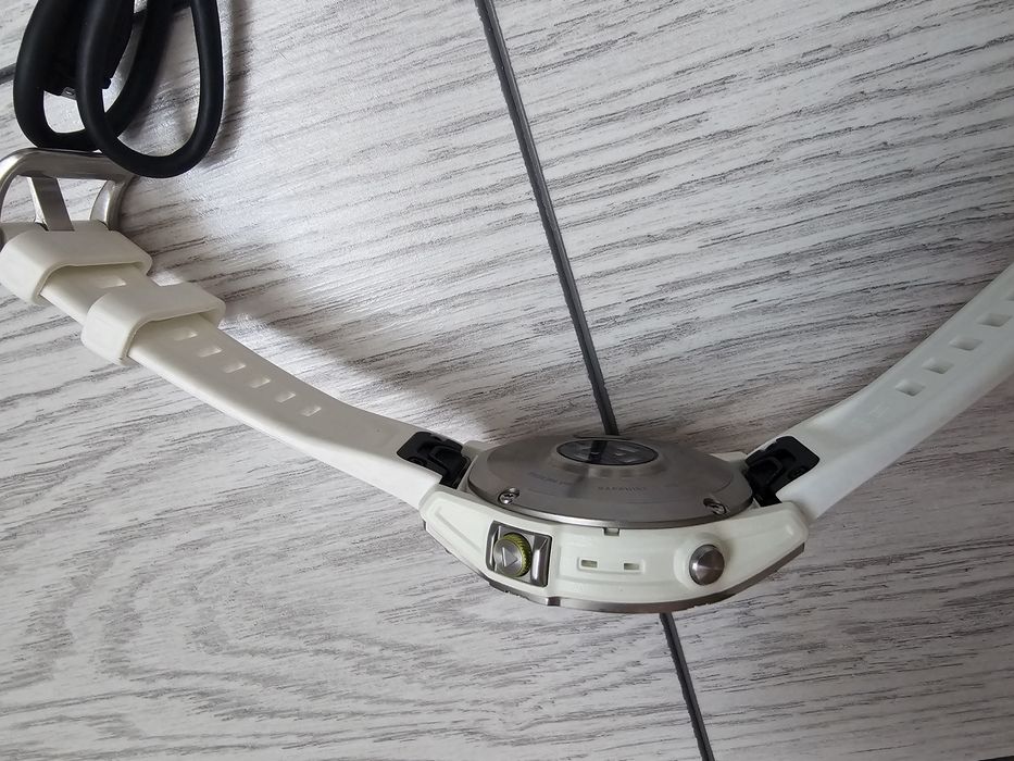 Garmin SAPPHIRE EPIX GEN2 Premium Active Smartwatch