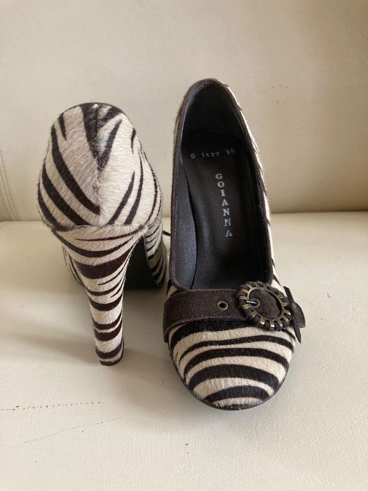 Pantofi din piele intoarsa genuine