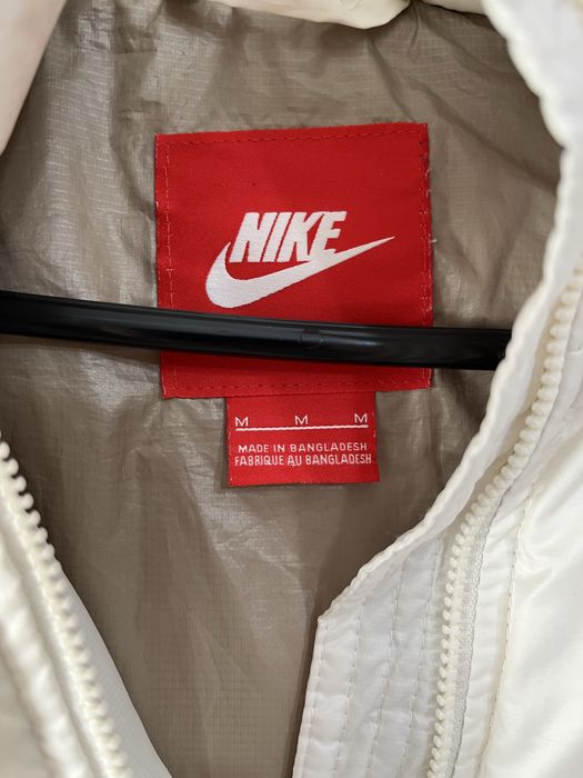 Дамско оригинално яке Nike