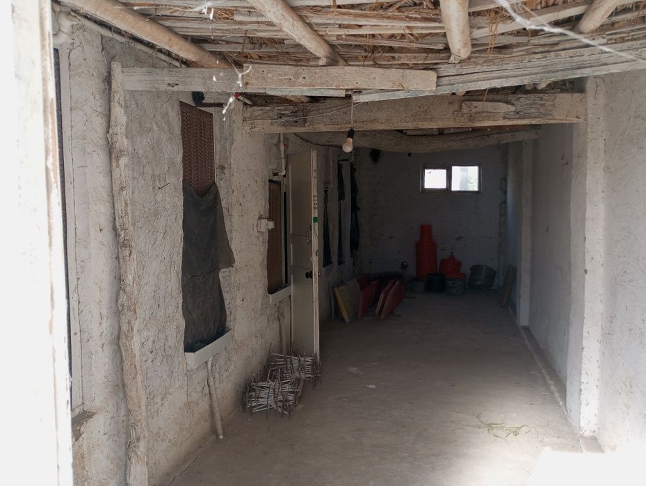 Uy-joy, tovuqxona sotiladi 5.5 sotix hamma sharoitlari bor tovuqboqish