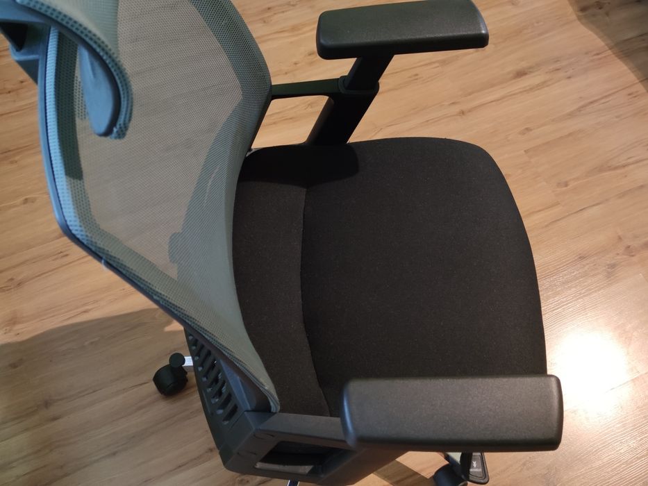 Офис стол - модерен дизайн