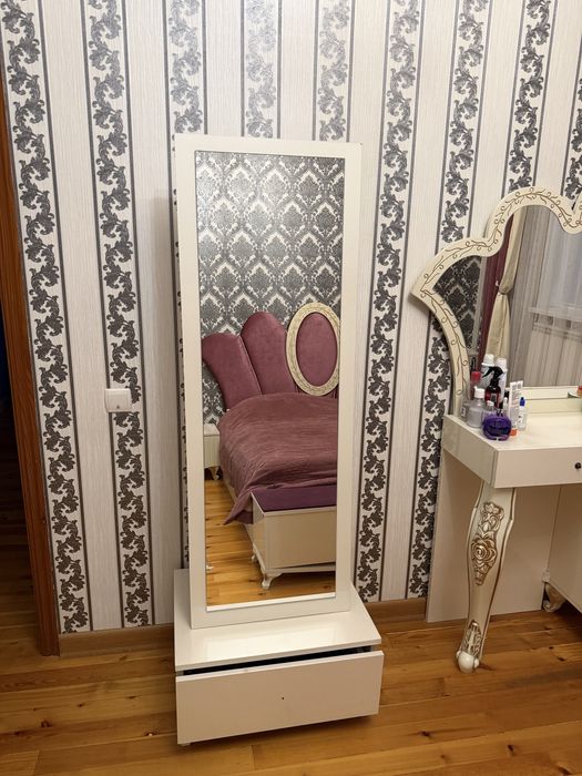 Продается спальная гарнитура