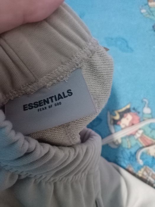Pantaloni essentials