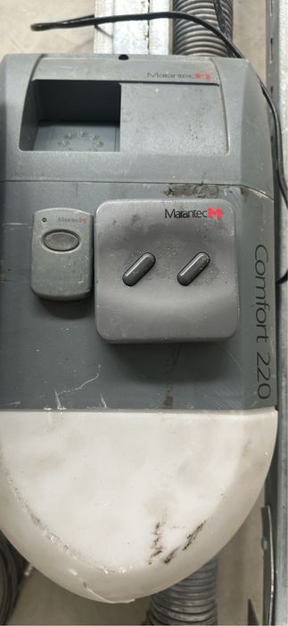 Usa garaj 3,34x2,5 electrica cu telecomanda