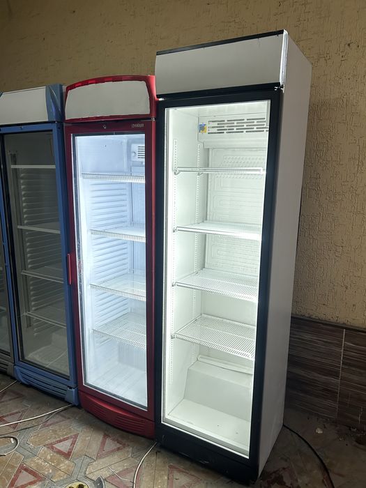 Витринный Холодильник