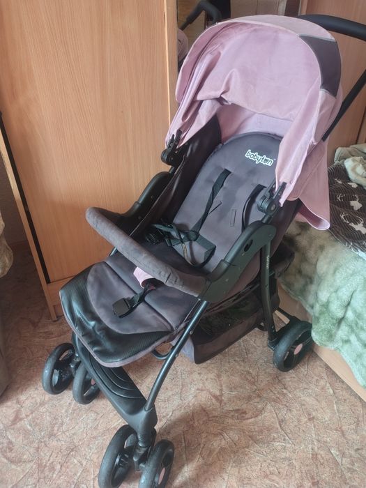 Продам прогулочную коляску