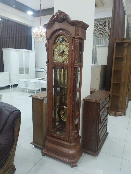 Напольные интерьерные часы