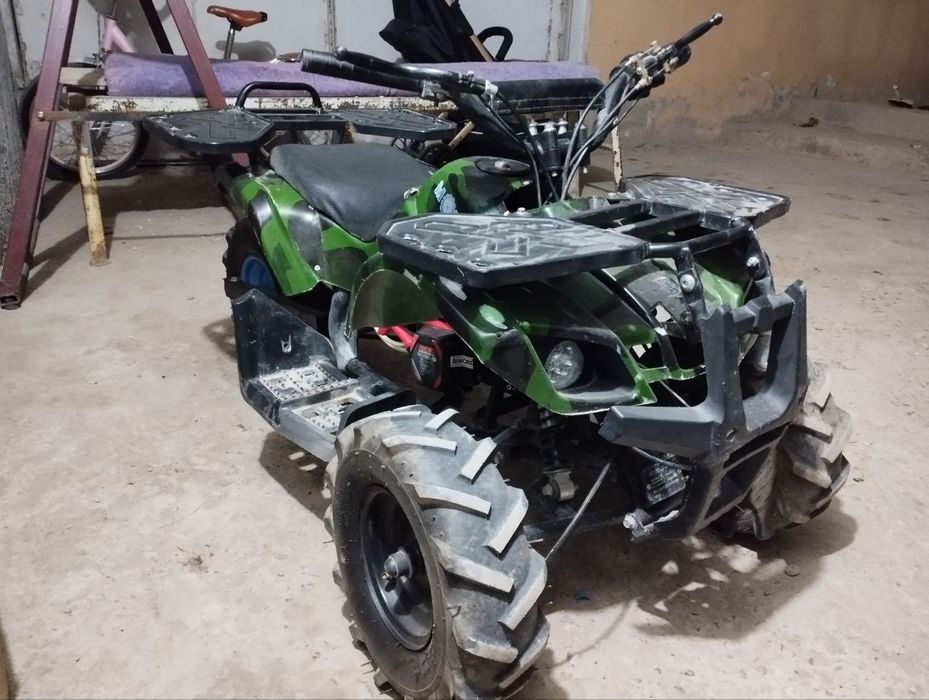 Трицикл  бензиновый сотилади нархини келишамиз