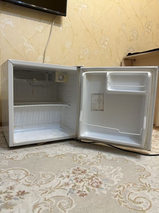 Продаю мини холодильник