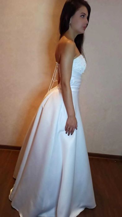 Продаю очень красивое Свадебное платье