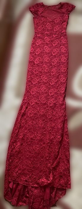 Rochie lunga, din dantela rosie