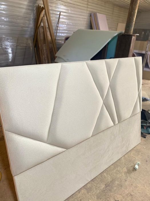 Кровать+пуфик в подарок.От производителя