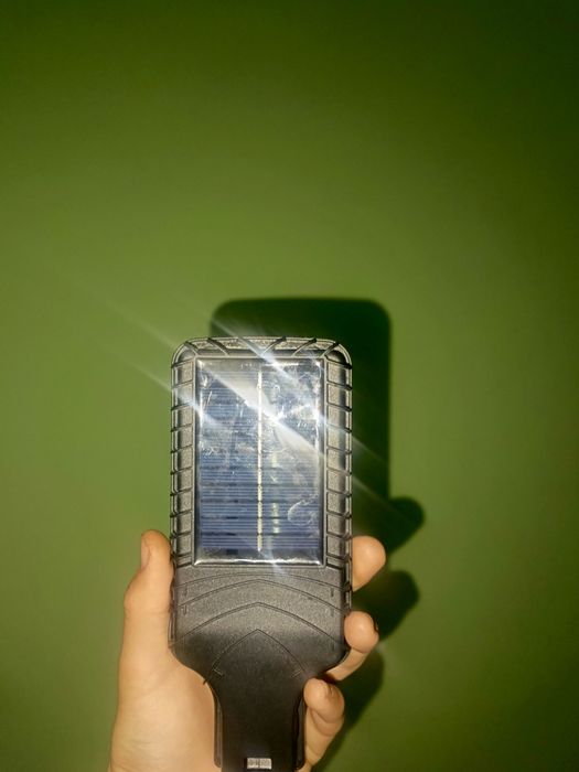 Quyosh panelli lampa